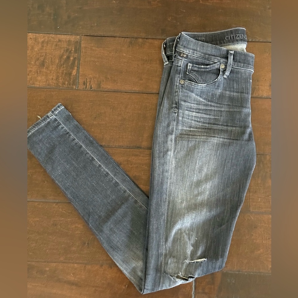 Citizens of Humanity Woman’s skinny Jeans ( Distressed Gray)